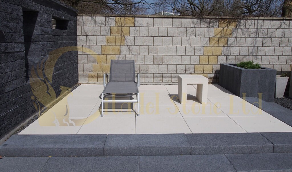 Are you looking for patio edging blocks in the USA? Look no further than Citadel Stone.