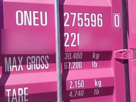 Door of pink container ONEU 275596 0.